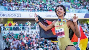 ＂胡明轩战北控14分回顾：首节拉胯一度被杜锋骂 关键时刻遭血帽